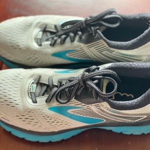 Brooks Adrenaline GTS 18